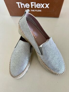 THE FLEXX Silver Sparkle Slip-On Espadrilles